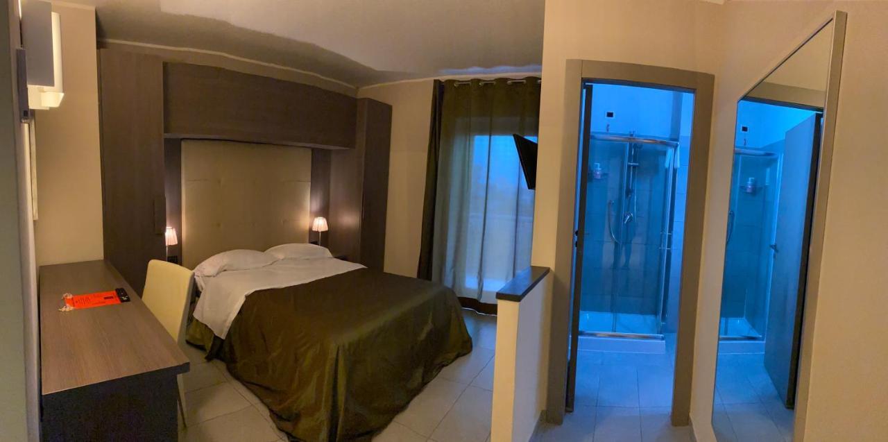 Victoria Hotel Pomigliano d'Arco Luaran gambar