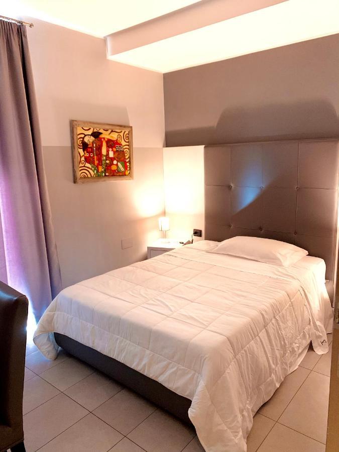 Victoria Hotel Pomigliano d'Arco Luaran gambar