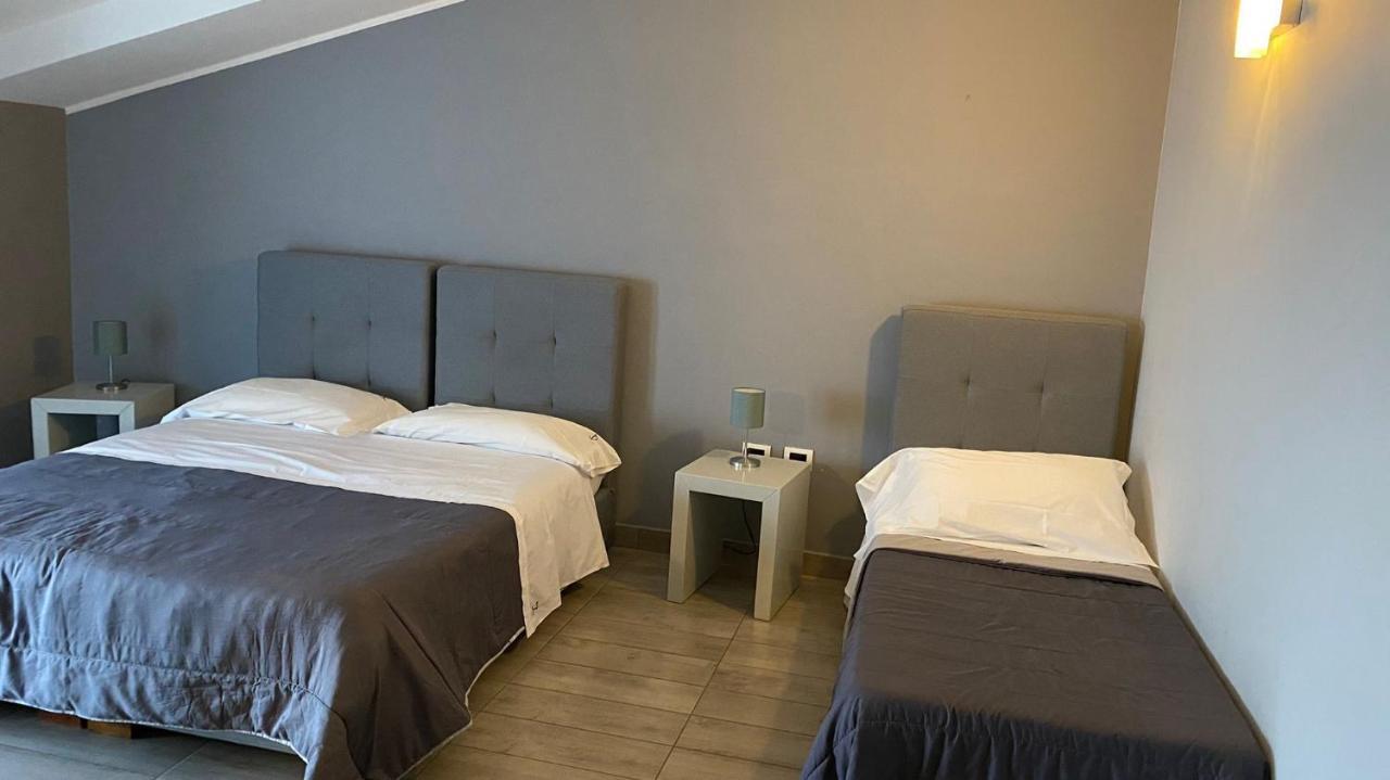 Victoria Hotel Pomigliano d'Arco Luaran gambar