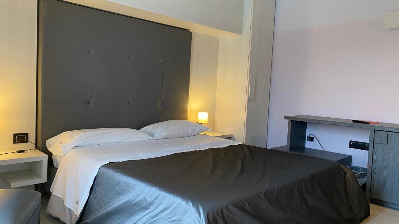 Victoria Hotel Pomigliano d'Arco Luaran gambar