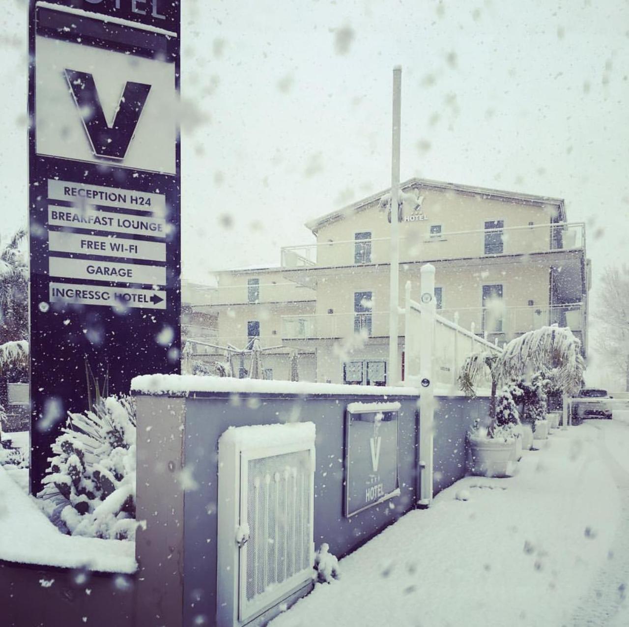 Victoria Hotel Pomigliano d'Arco Luaran gambar